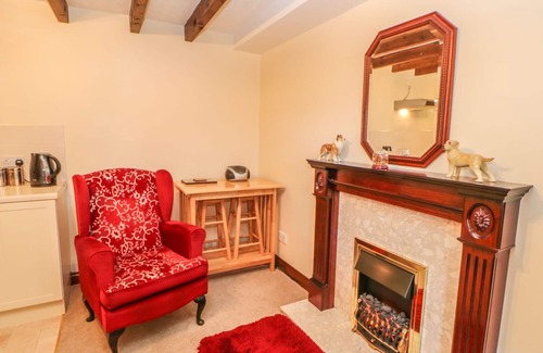 Mickleton Cottage | Garden Cottage: Pet-Friendly Retreat with Garden Access