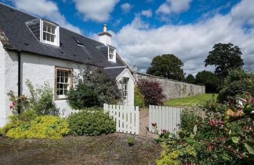Denholm House | Family-Friendly Retreat at Garden Cottage, Teviot Bank