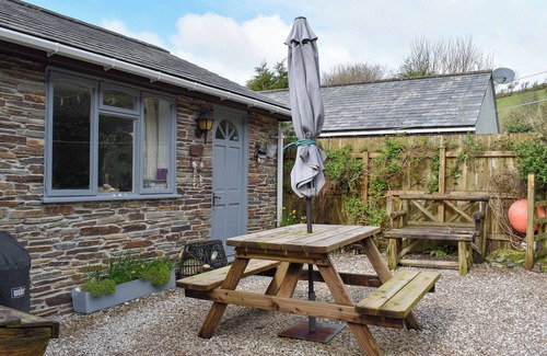 Talland Cottage | Two-Bedroom Retreat in Talland Bay with Ocean Views