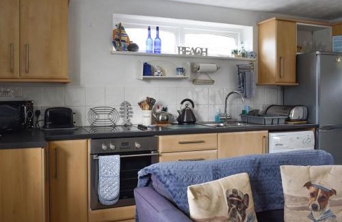 Talland House | Discover Garden Cottage: Family-Friendly Retreat Awaits