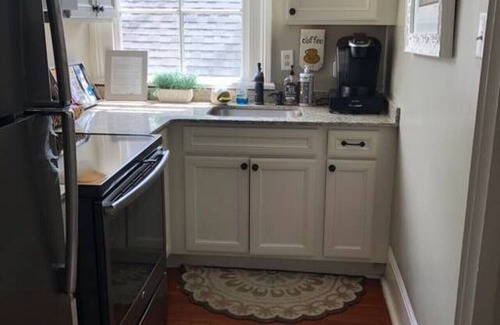 Faubourg Lafayette Apartment | Cozy Garden District Apartment with Family-Friendly Amenities
