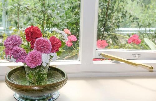 Pilton House | Family-Friendly Retreat at Garden Flat - Rated 9.5/10