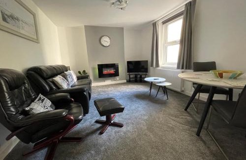 Eastbourne Apartment | Charming Garden Flat in 'Little Chelsea' - Guest Rated 9.9