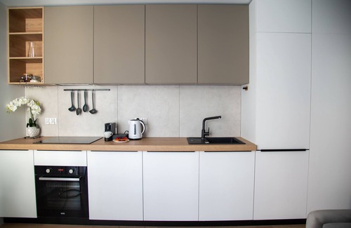 Gdansk City Center Apartment | Explore Comfort at Garden Gate 151 with Spa and Breakfast