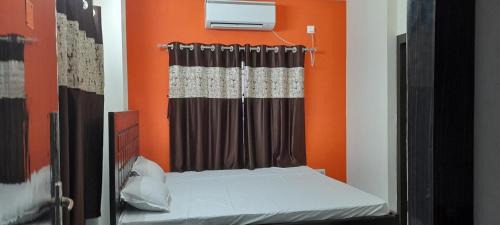 Kolkata House | Pet-Friendly Garden Guest House Near Ruby General Hospital