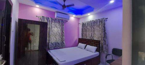 Kolkata House | Pet-Friendly Garden Guest House Near Ruby General Hospital