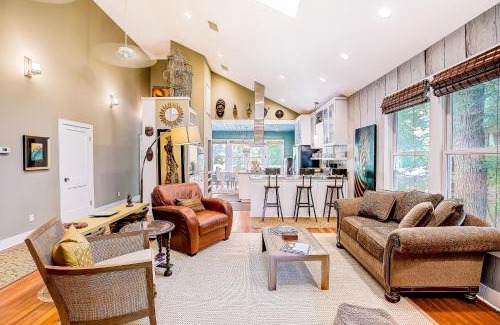 East Cesar Chavez House | Family-Friendly Garden Home: 4-Star Stay with Top Rating