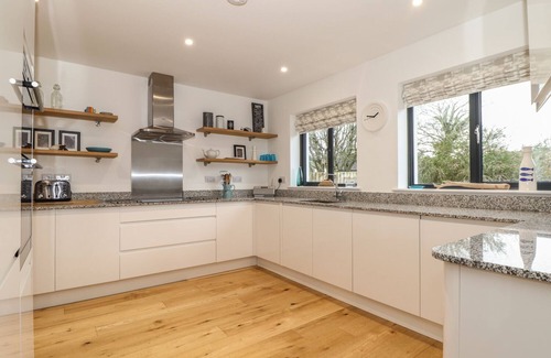 Gorran Haven House | Garden House: Pet-Friendly Cottage with Ocean Views