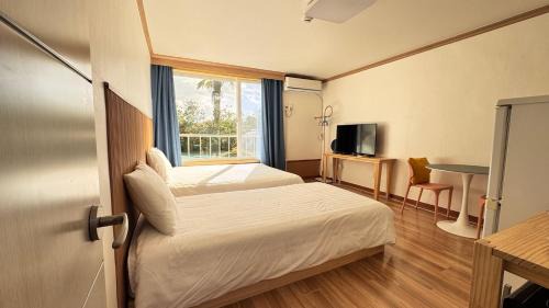 Seongsan Apartment | Comfortable Family Retreat at Garden in Jeju 201