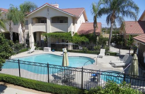 Fresno Hotel | Pet-Friendly Garden Inn and Suites Fresno with Pool Access