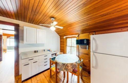Charlotte House | Family-Friendly Retreat at Garden Island's with Kitchen Access