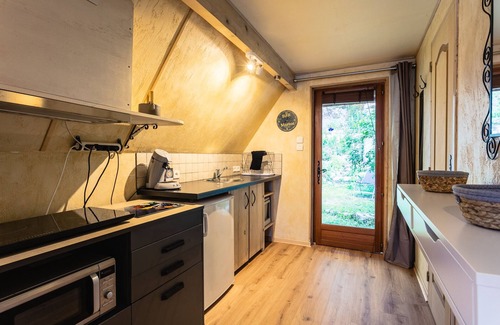 Cabrerets Apartment | Scenic Garden Level Studio with Breathtaking Views