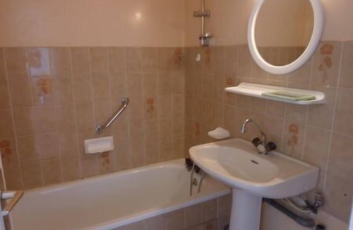 Damgan Apartment | Serene Garden Level One-Bedroom Retreat with Ocean View