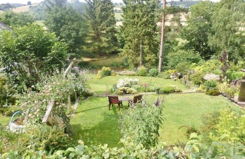 Knighton House | Family-Friendly Garden Lodge with Pet-Friendly Amenities