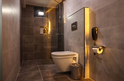 Arnavutkoy Bed & Breakfast | Budget-Friendly Getaway at Garden Mode Airport Hotel