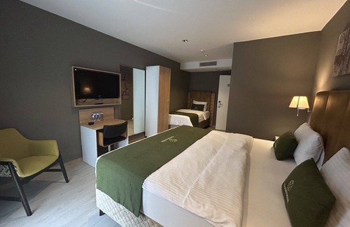 Arnavutkoy Bed & Breakfast | Budget-Friendly Getaway at Garden Mode Airport Hotel