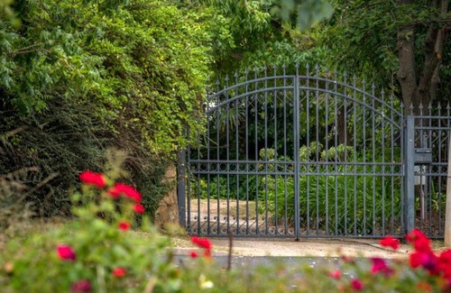 Red Hill House | Discover Garden of Eden: A Relaxing Retreat Awaits