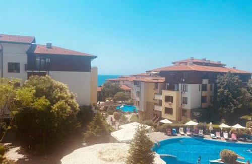 Sveti Vlas Hotel | Discover the Garden of Eden Complex: Oceanfront Relaxation