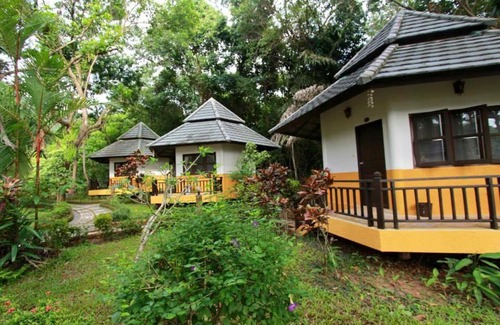 Ko Chang Resort | Experience Oceanfront Bliss at Garden of Joy Hotel