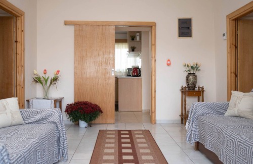 Trikala House | Serene Garden Retreat in Megalochori Trikala, Family-Friendly