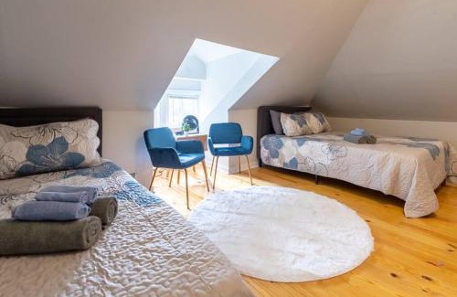 Woodland Heights Apartment | Pet-Friendly Garden Penthouse: 3 Bedrooms, Family Friendly!