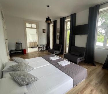 Viseu House | Pet-Friendly Getaway at Garden Place Alojamento Local