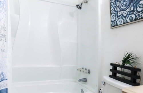 Tri-Cities Apartment | Relaxing Garden Retreat with Spa and Kid-Friendly Perks