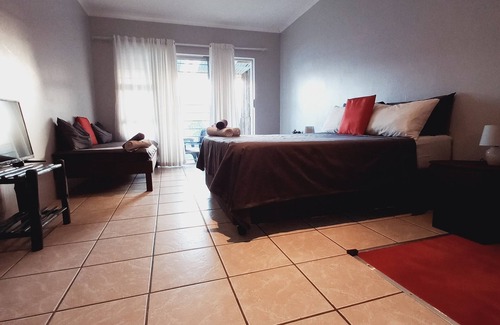 Kleinmond Bed & Breakfast | Inviting Garden Room with Room Service and Family-Friendly Fun