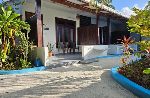 Bodufolhudhoo Apartment | Elegant Beach Villa with Kitchen and Breakfast Included