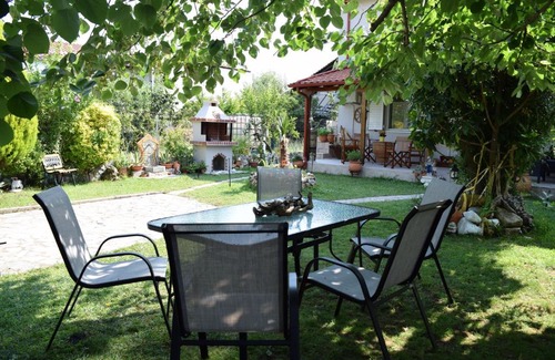 Leptokaria Villa | Garden's Villa: Oceanfront Retreat with 9.9/10 Guest Rating