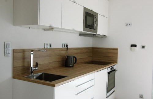 Hovorcovice Apartment | Garden Studio Apartment - Excellent Rating & Free Parking