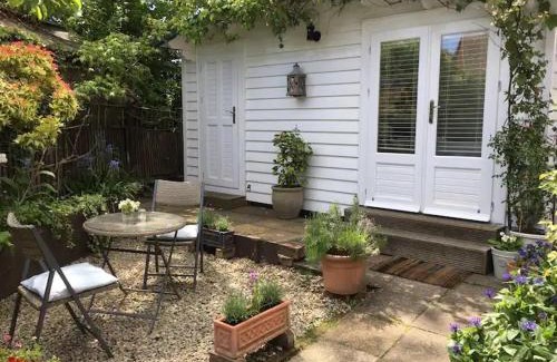 Goudhurst Bed & Breakfast | Cozy Garden Studio - Guest Rated 8/10 for Your Stay