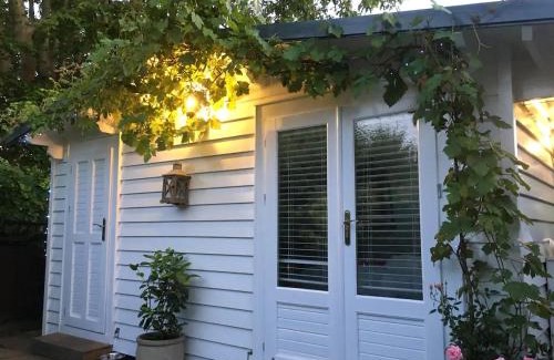 Goudhurst Bed & Breakfast | Cozy Garden Studio - Guest Rated 8/10 for Your Stay