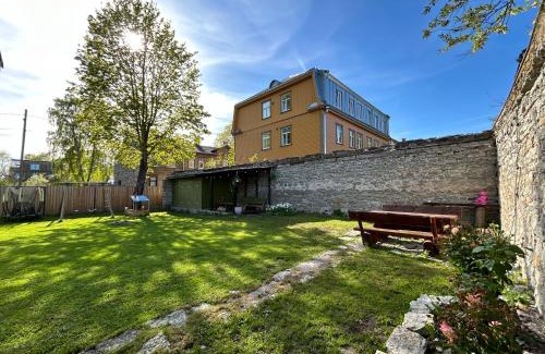 Pelgulinn Apartment | Cozy Garden Studio Near Telliskivi & Historic Old Town
