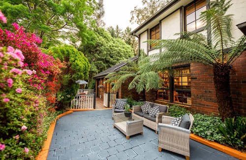 Kalorama Apartment | Garden Suite - Tranquil Oasis with Spa & Breakfast