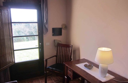 Sassetta Apartment | Garden Suite with Two Bedrooms and Pet-Friendly Amenities