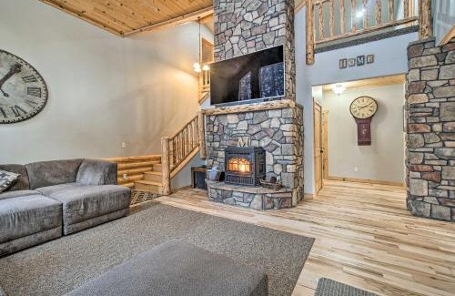 Garden Valley House | Relaxing Garden Valley Cabin with Loft & Pool Access