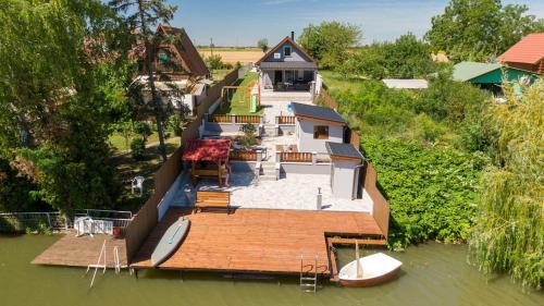 Bekesszentandras House | Garden Vendégház
