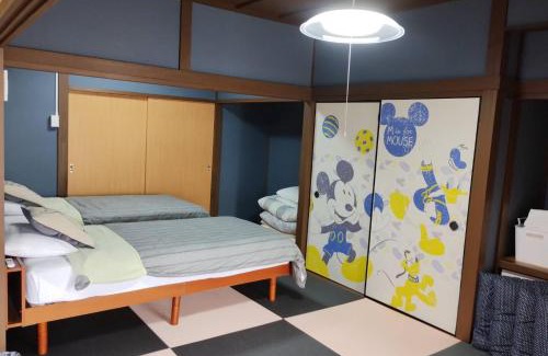 Yufuin Onsen Apartment | Relax in Garden-View ゆふ with Hot Tub & Child-Friendly Fun