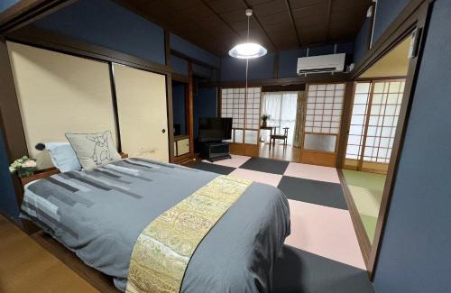 Yufuin Onsen Apartment | Relax in Garden-View ゆふ with Hot Tub & Child-Friendly Fun