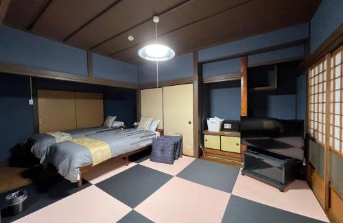 Yufuin Onsen Apartment | Relax in Garden-View ゆふ with Hot Tub & Child-Friendly Fun