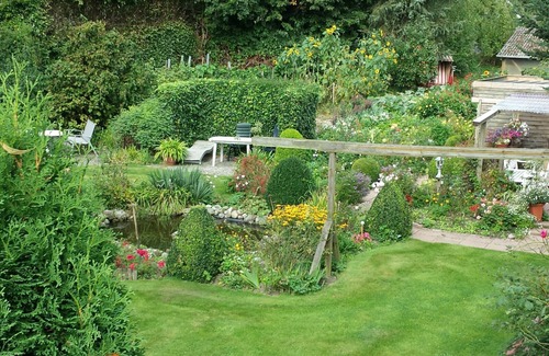 Boren Apartment | Garden view apartment in the farmhouse, large balcony in quiet nature 5min to the Schlei