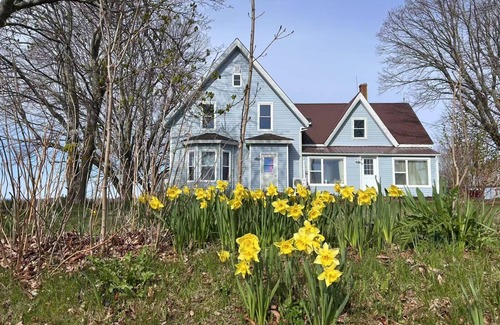 Borden-Carleton Apartment | Garden View near Conferation Bridge and beaches