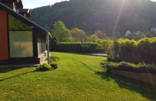 Drienica House | Gorgeous Garden View Retreat - Rated 9.5 with Spa & Pets