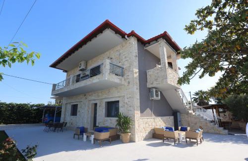 Afytos House | Discover Garden Villa Afytos: Oean View & Pet Friendly Stay