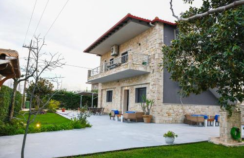 Afytos House | Discover Garden Villa Afytos: Oean View & Pet Friendly Stay
