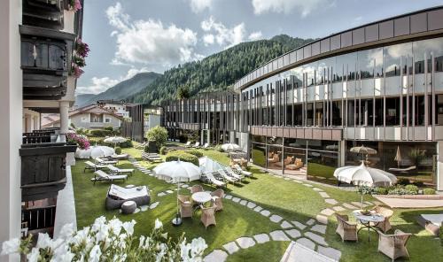 Ortisei Hotel | Indulge at Gardena Grödnerhof - Hotel & Spa with Ocean Views