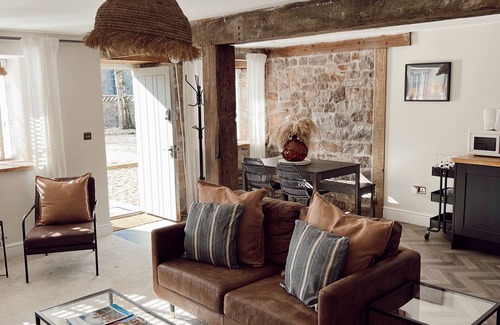 Mathern Cottage | Cozy Cottage at Mathern Palace with Smart TV & Kitchen