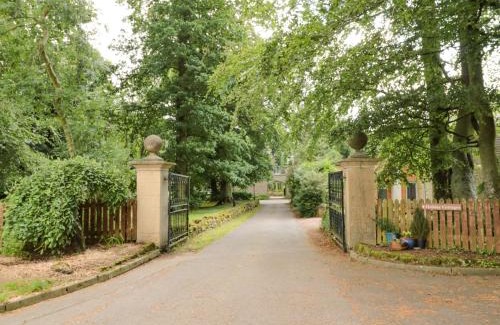 Duns House | Pet-Friendly Gardener's Cottage with High Guest Ratings