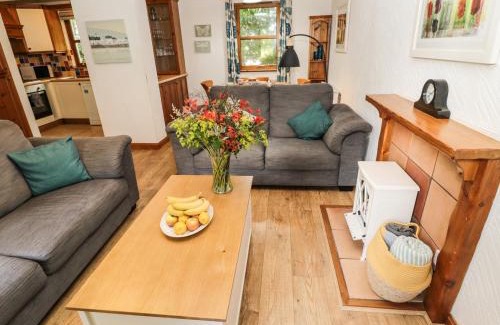Duns House | Pet-Friendly Gardener's Cottage with High Guest Ratings